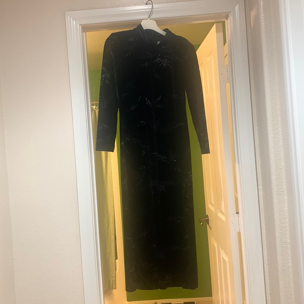 Mandarin neck velour dress